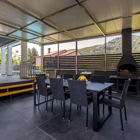 Vakantiehuis Pool House Beba - Happy Tribalj (Primorsko-Goranska)