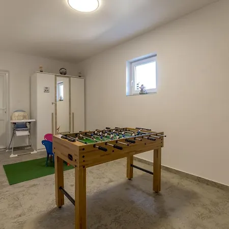 Vakantiehuis Pool House Beba - Happy Tribalj (Primorsko-Goranska)